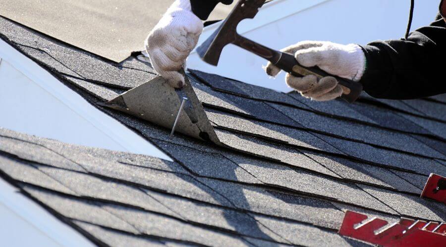 Professional gutter cleaning in Lucien, OK